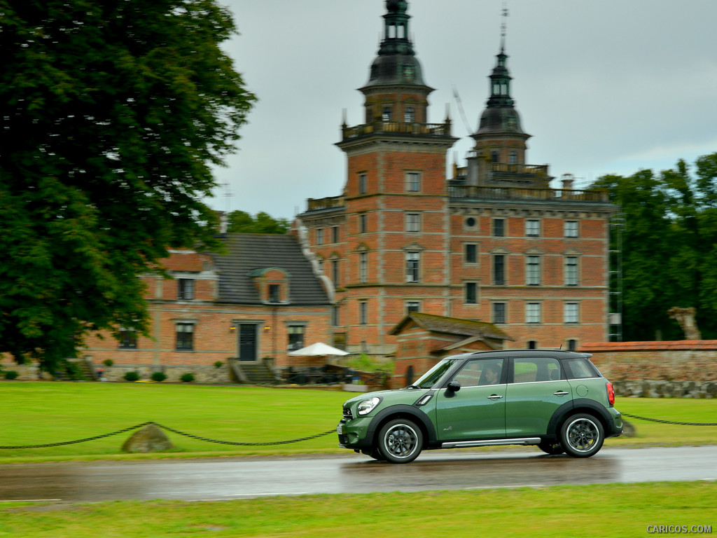 2015 MINI Cooper S Countryman  - Side