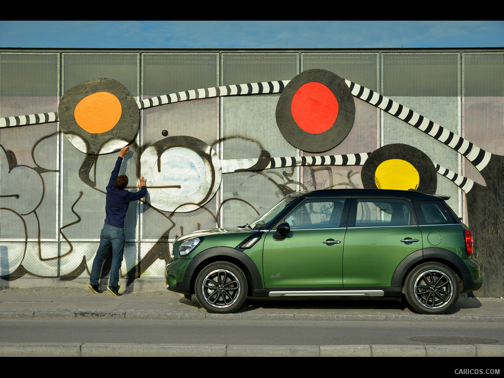 2015 MINI Cooper S Countryman  - Side