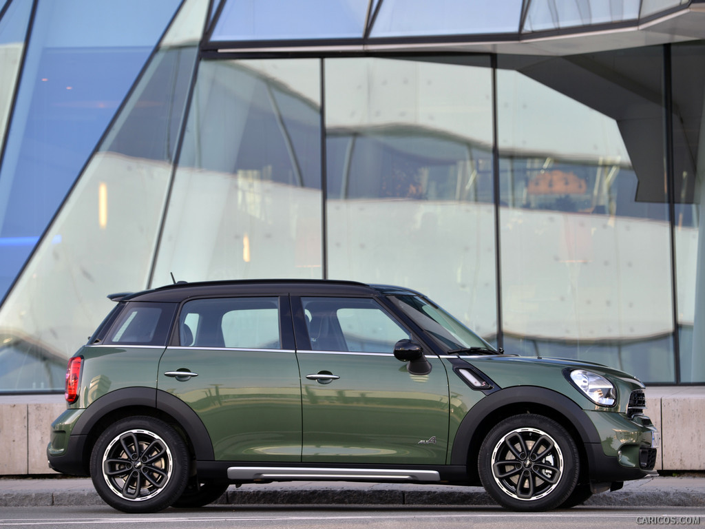 2015 MINI Cooper S Countryman  - Side