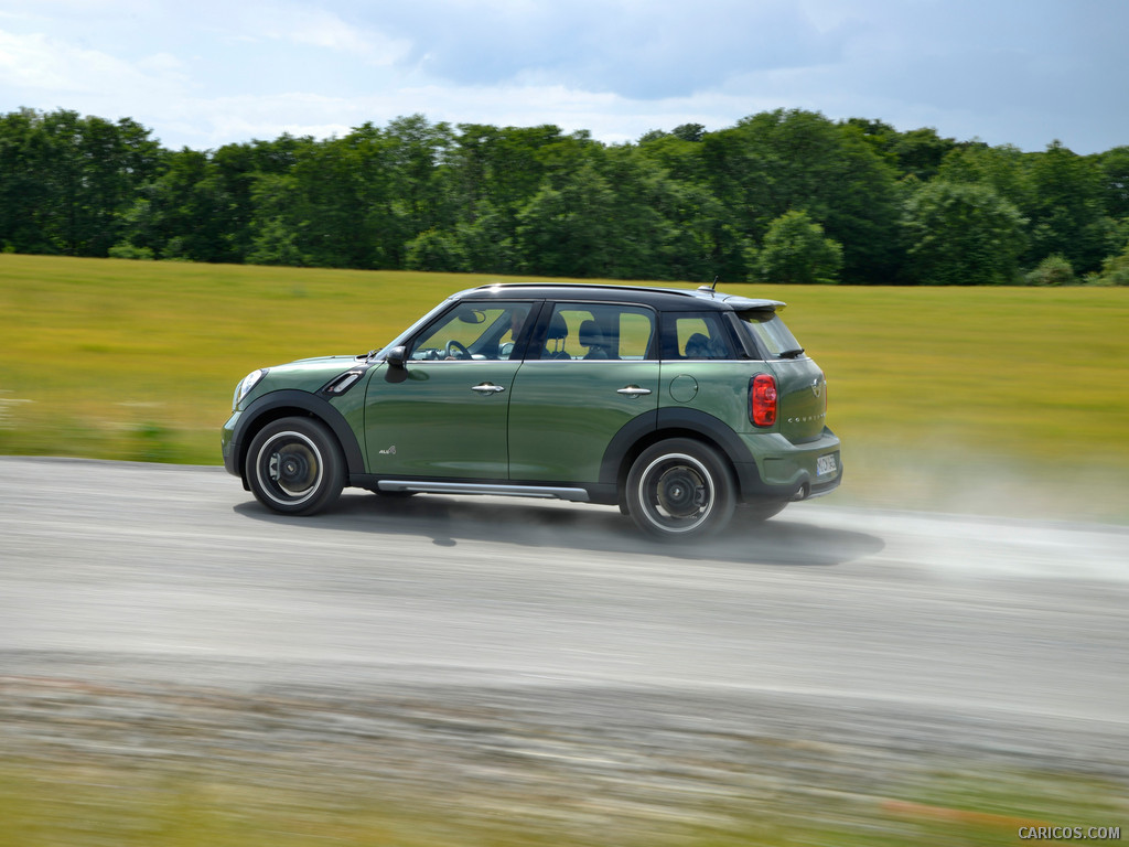 2015 MINI Cooper S Countryman  - Side