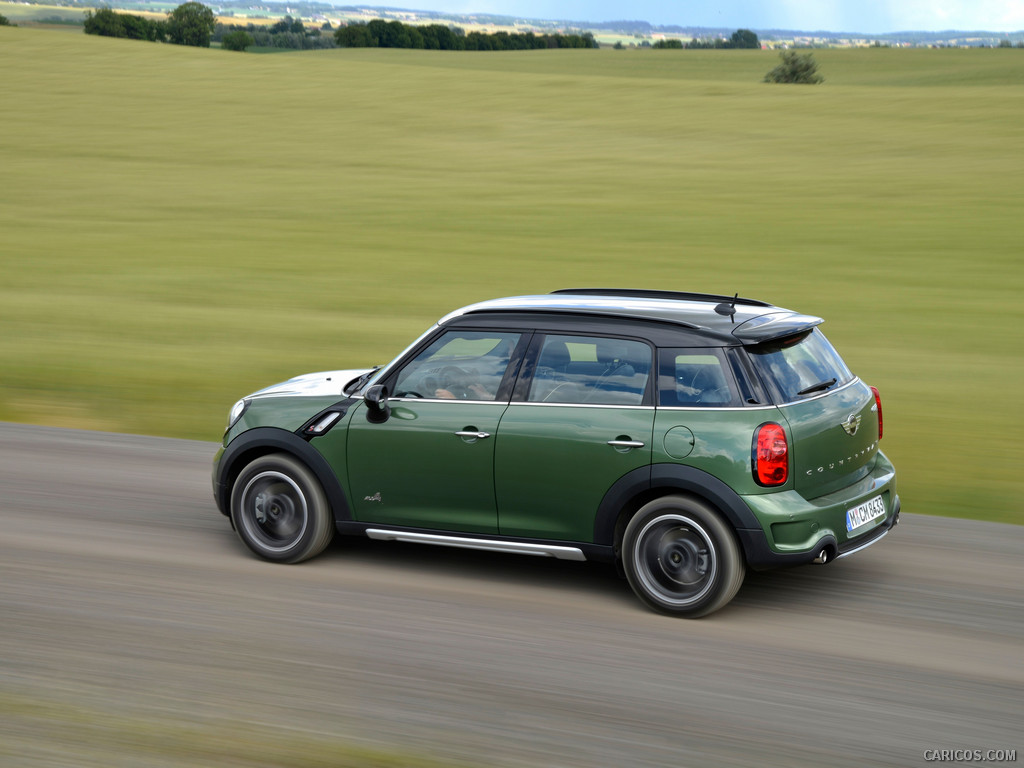 2015 MINI Cooper S Countryman  - Side