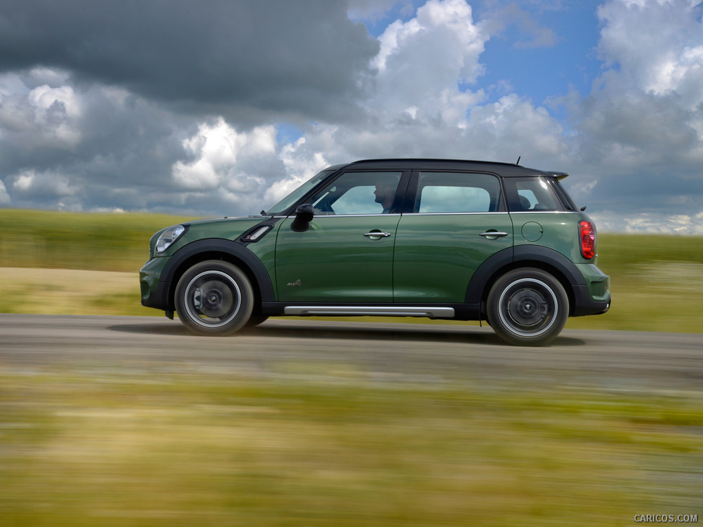 2015 MINI Cooper S Countryman  - Side