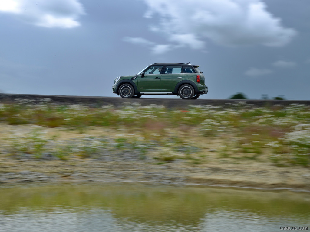 2015 MINI Cooper S Countryman  - Side