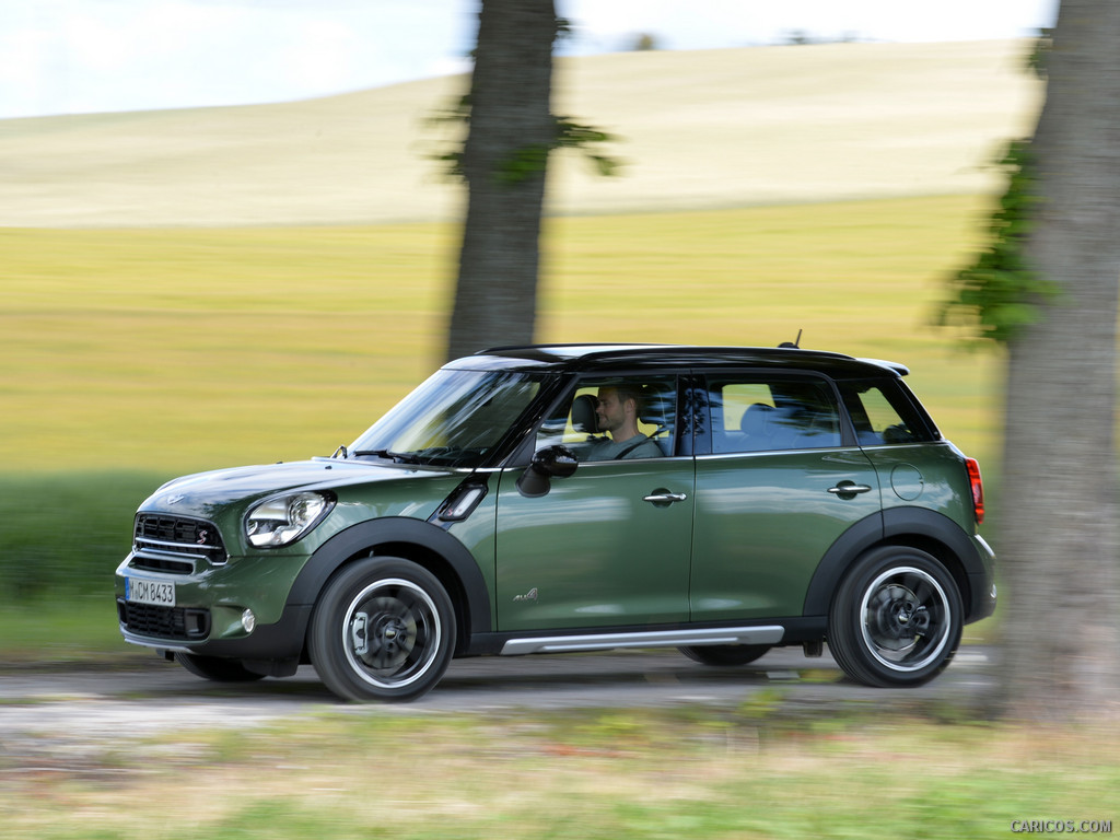 2015 MINI Cooper S Countryman  - Side