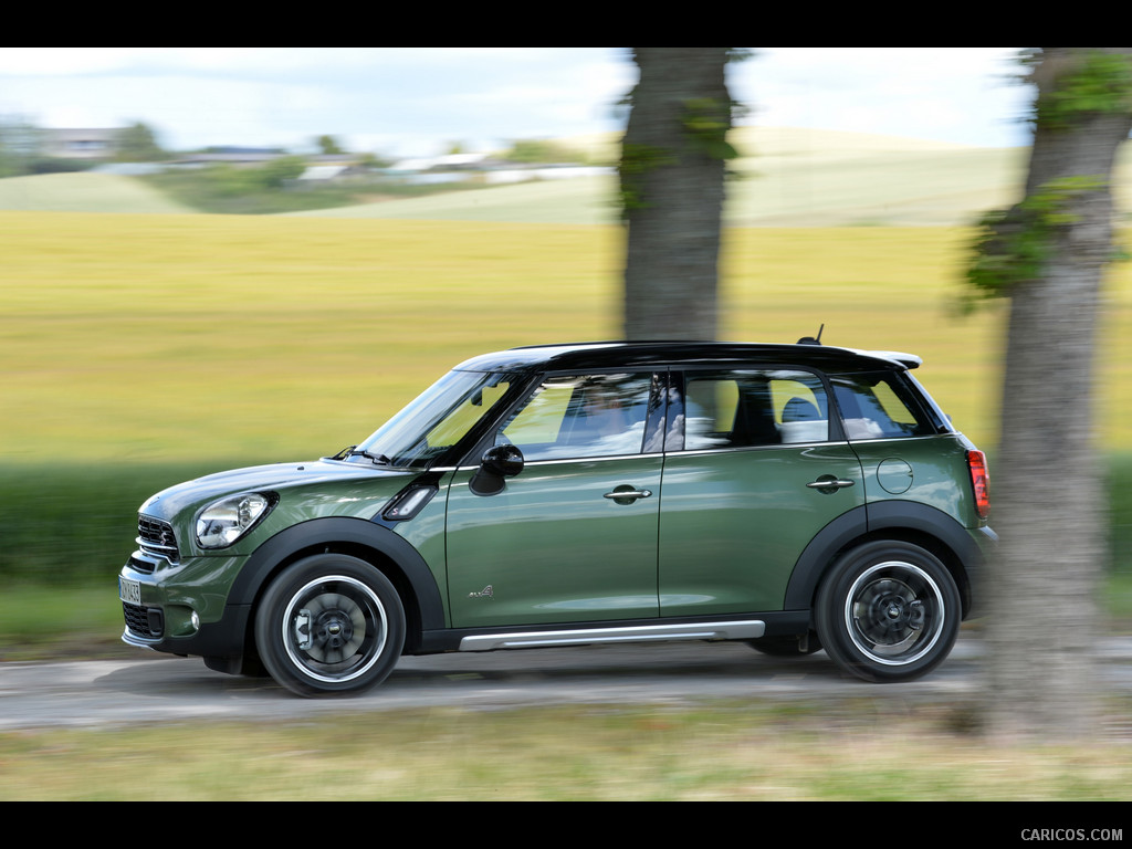 2015 MINI Cooper S Countryman  - Side