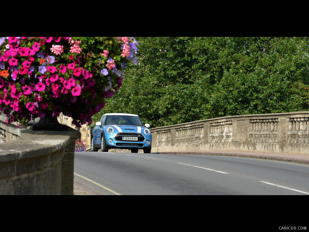 2015 MINI Cooper SD 5-Door  - Front