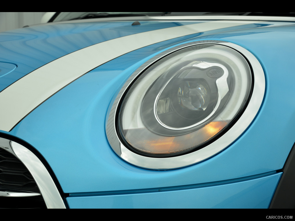 2015 MINI Cooper SD 5-Door  - Headlight