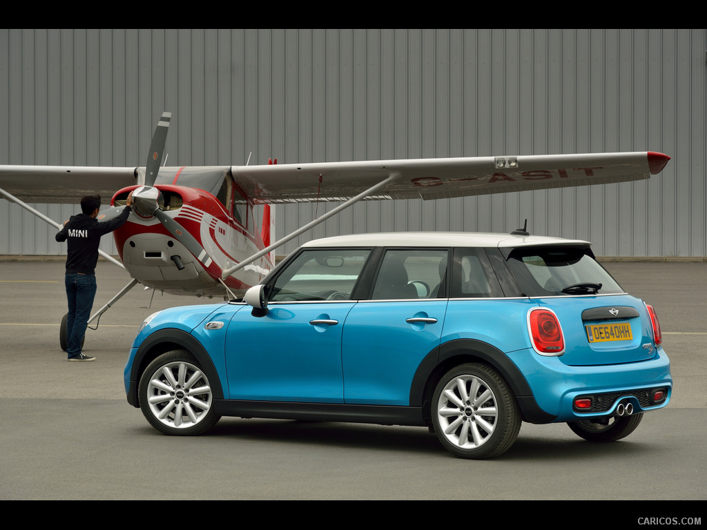 2015 MINI Cooper SD 5-Door  - Side