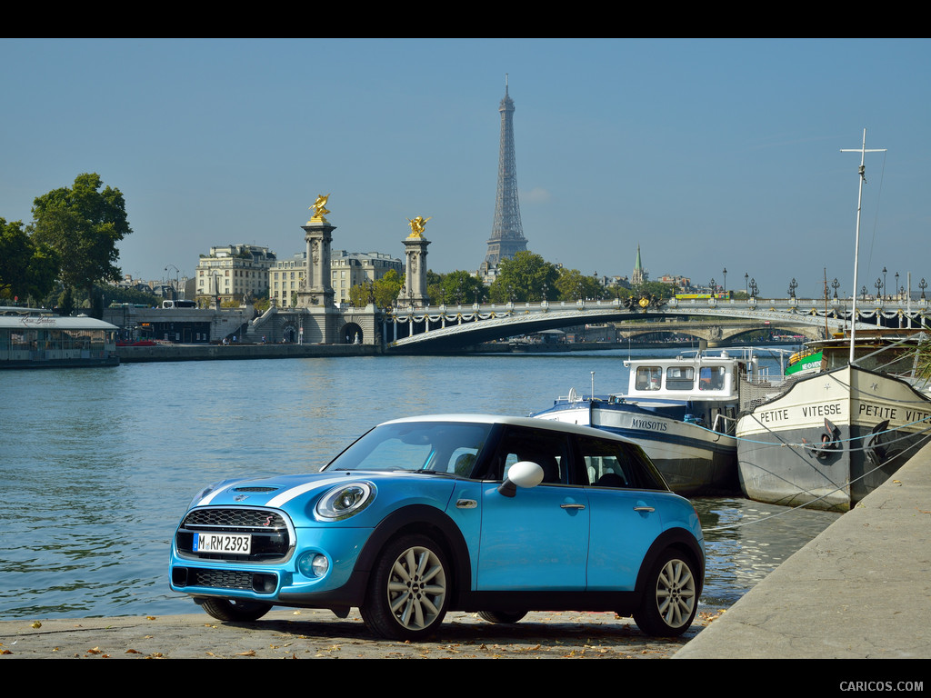 2015 MINI Cooper SD 5-Door in Paris  - Front