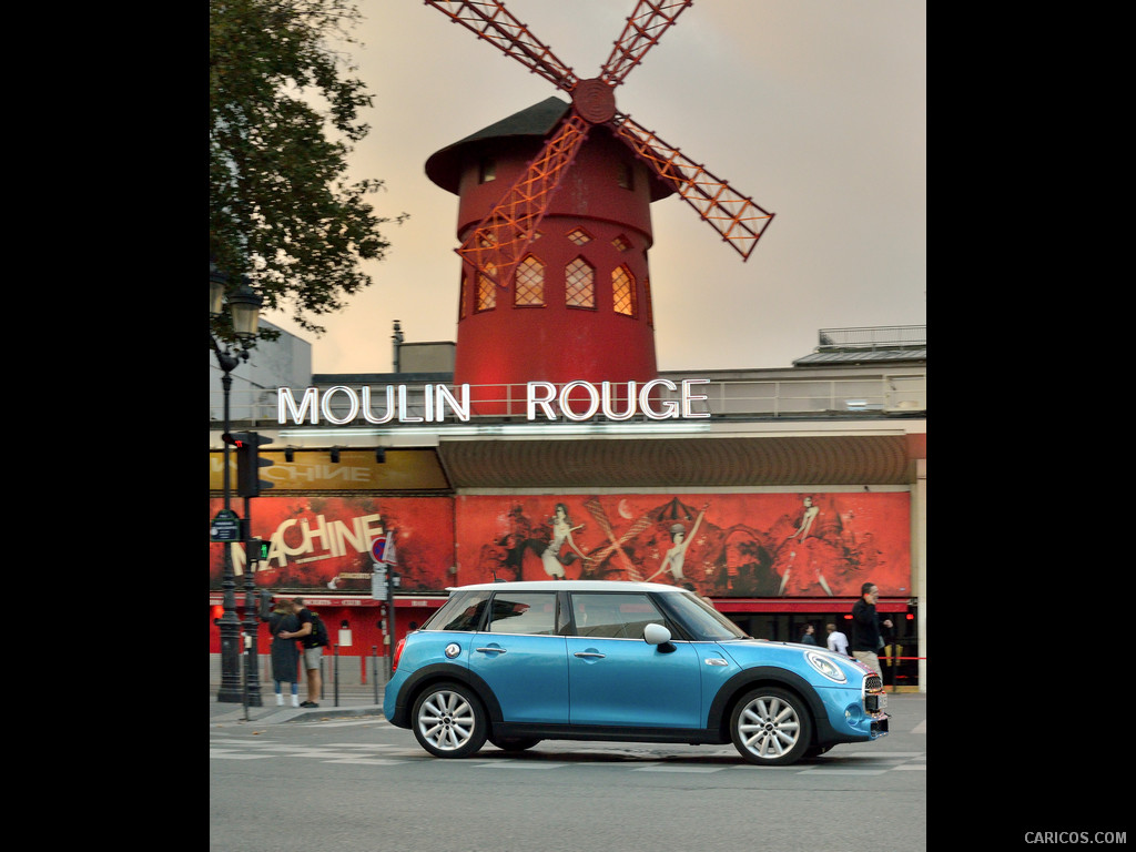 2015 MINI Cooper SD 5-Door in Paris  - Side