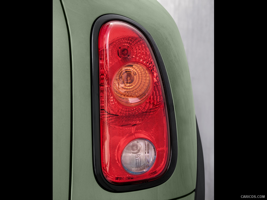 2015 MINI Cooper SD Countryman  - Tail Light