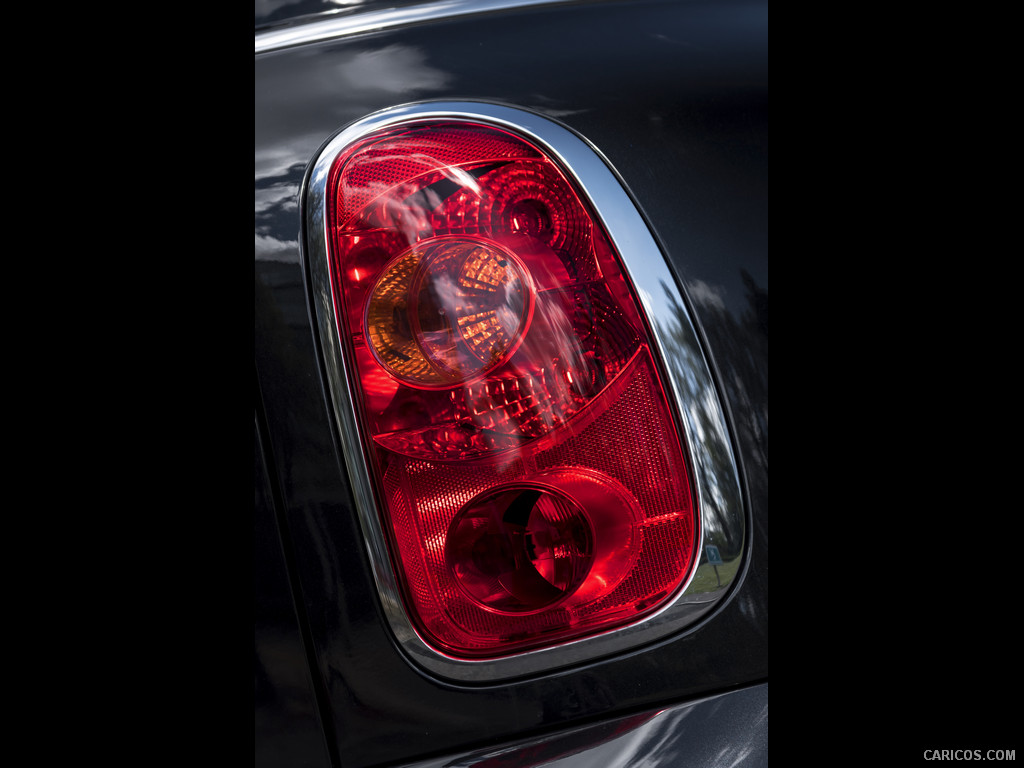 2015 MINI Countryman D ALL4 Business  - Tail Light