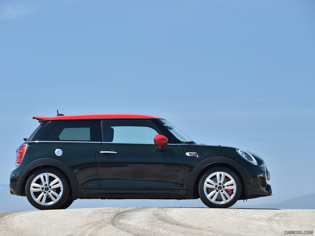 2015 MINI John Cooper Works  - Side