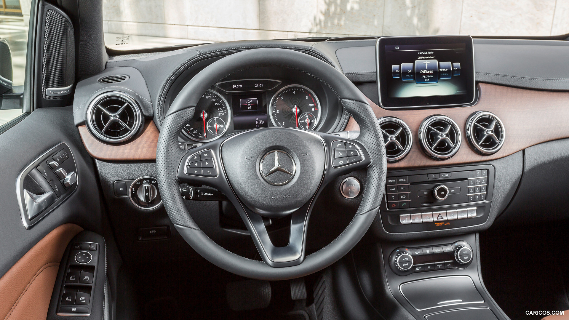 2015 Mercedes-Benz B-Class  - Interior, #16 of 32