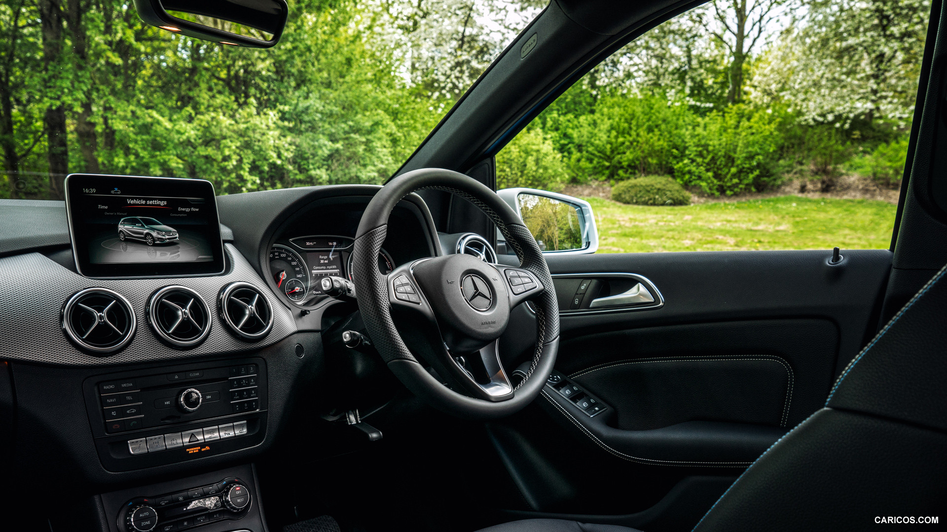 2015 Mercedes-Benz B-Class B220 CDI 4MATIC (UK-Spec)  - Interior, #32 of 45