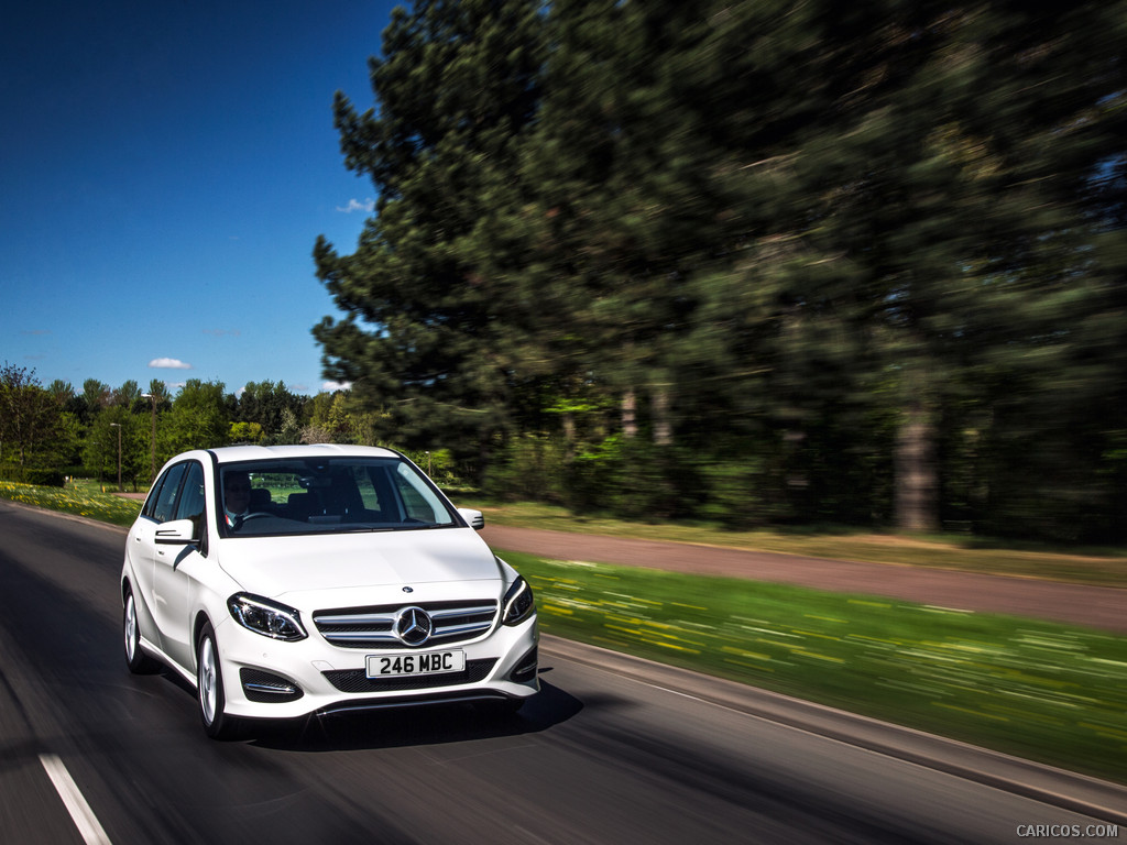 2015 Mercedes-Benz B-Class B220 CDI 4MATIC (UK-Spec)  - Front