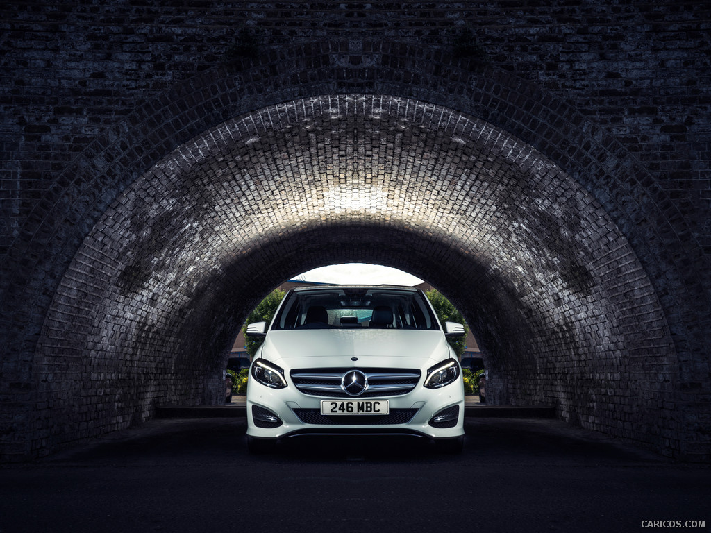 2015 Mercedes-Benz B-Class B220 CDI 4MATIC (UK-Spec)  - Front