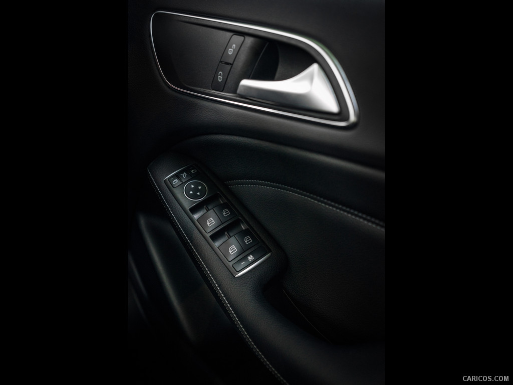 2015 Mercedes-Benz B-Class B220 CDI 4MATIC (UK-Spec)  - Interior Detail