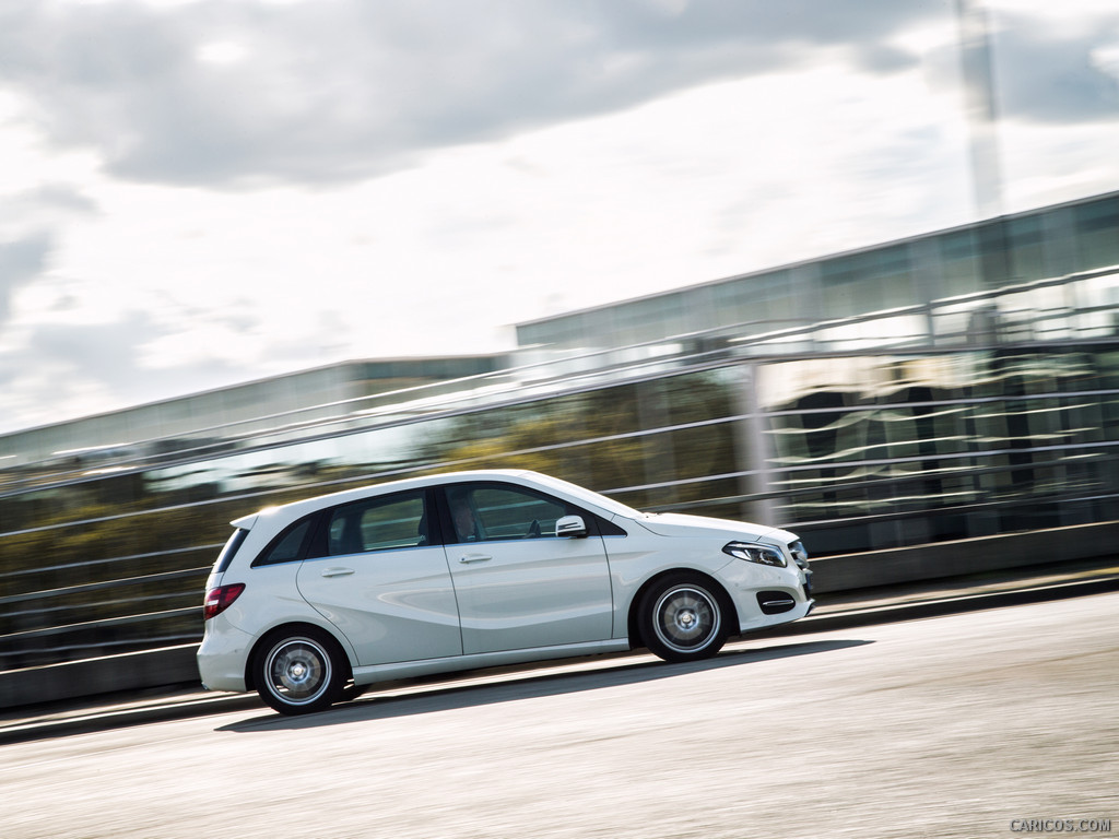 2015 Mercedes-Benz B-Class B220 CDI 4MATIC (UK-Spec)  - Side