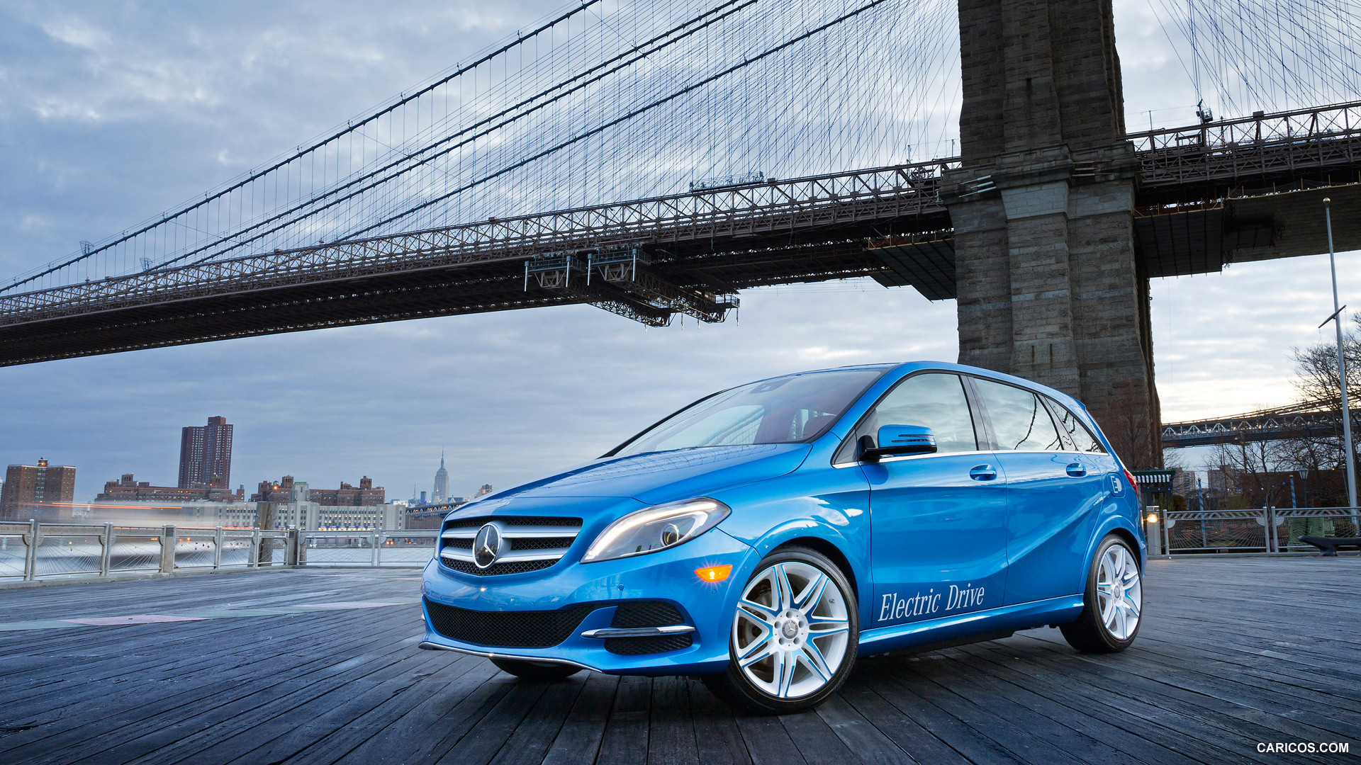 2015 Mercedes-Benz B-Class Electric Drive  - Front, #5 of 135