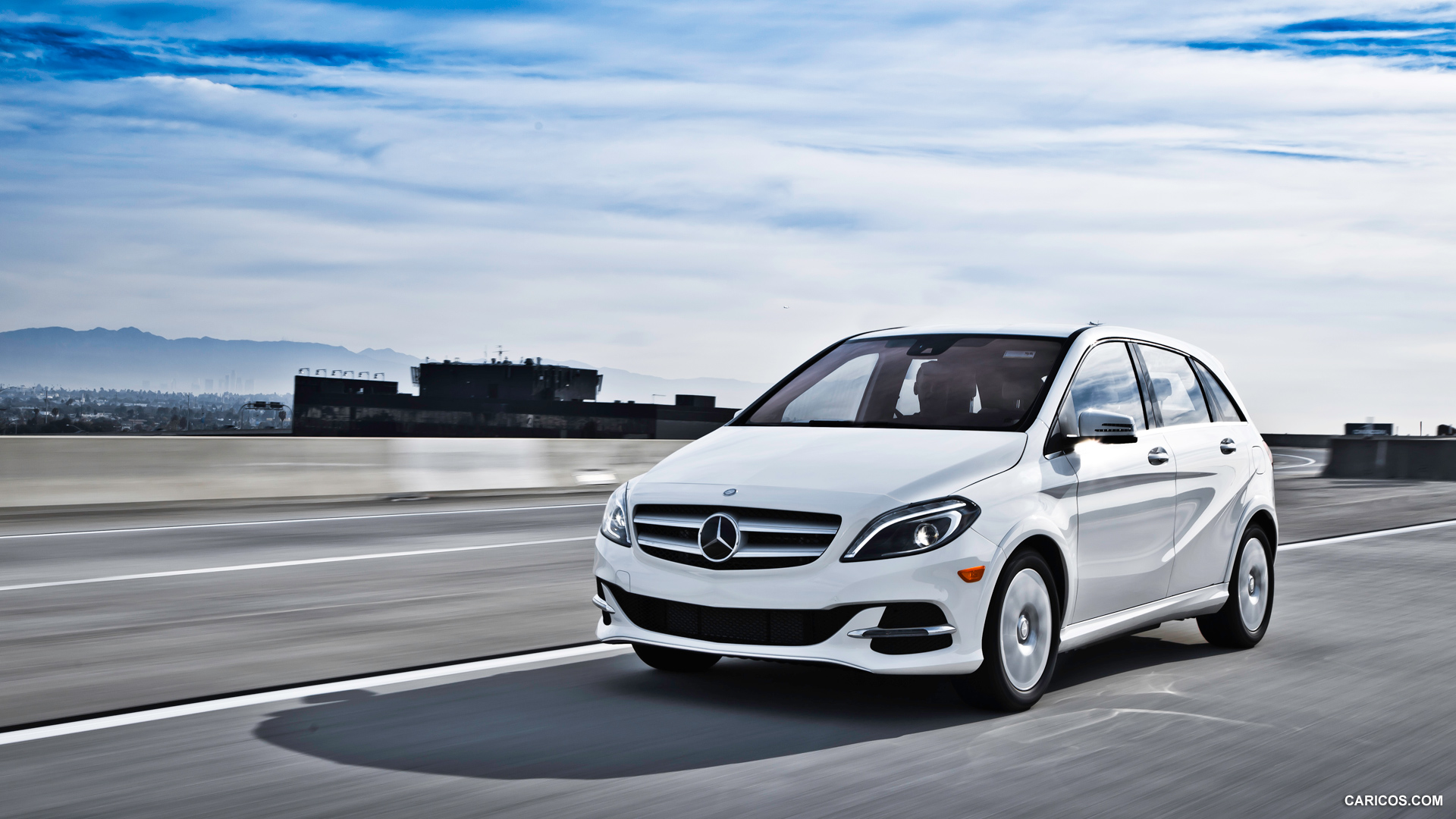 2015 Mercedes-Benz B-Class Electric Drive  - Front, #34 of 135