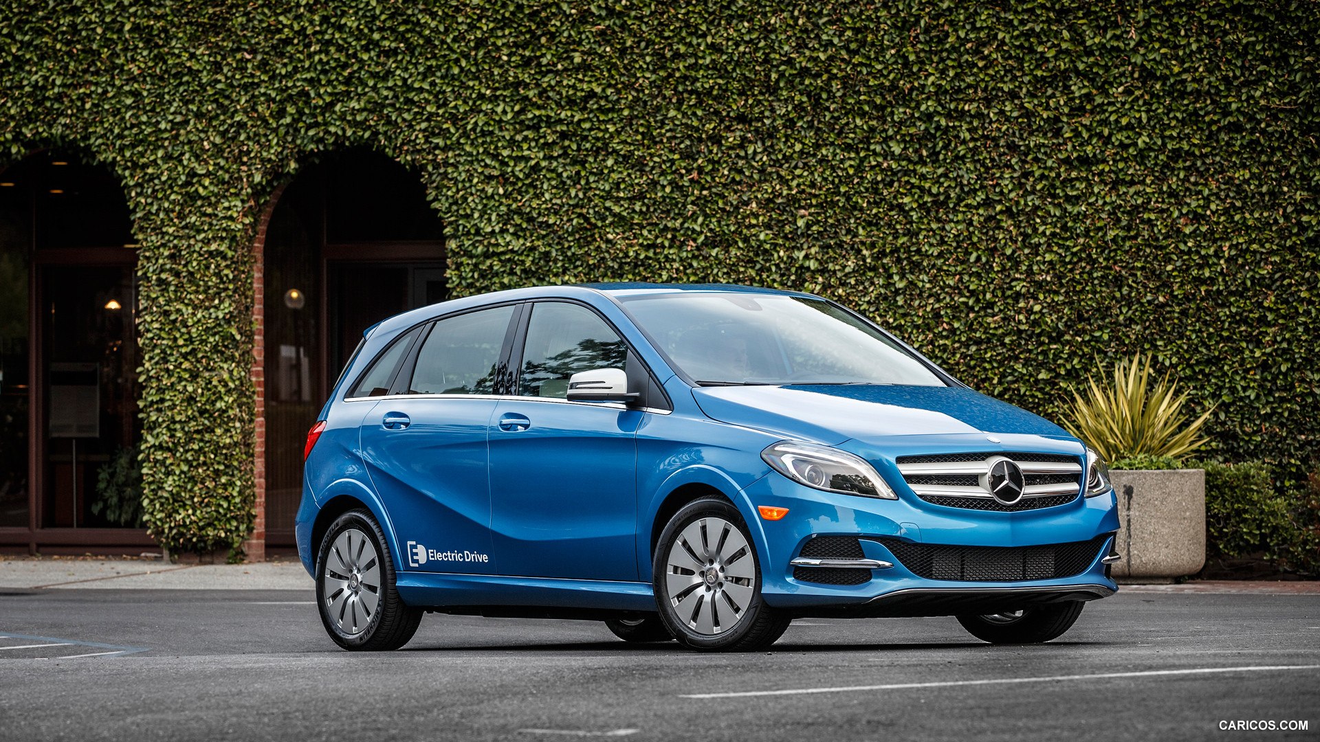2015 Mercedes-Benz B-Class Electric Drive  - Front, #67 of 135