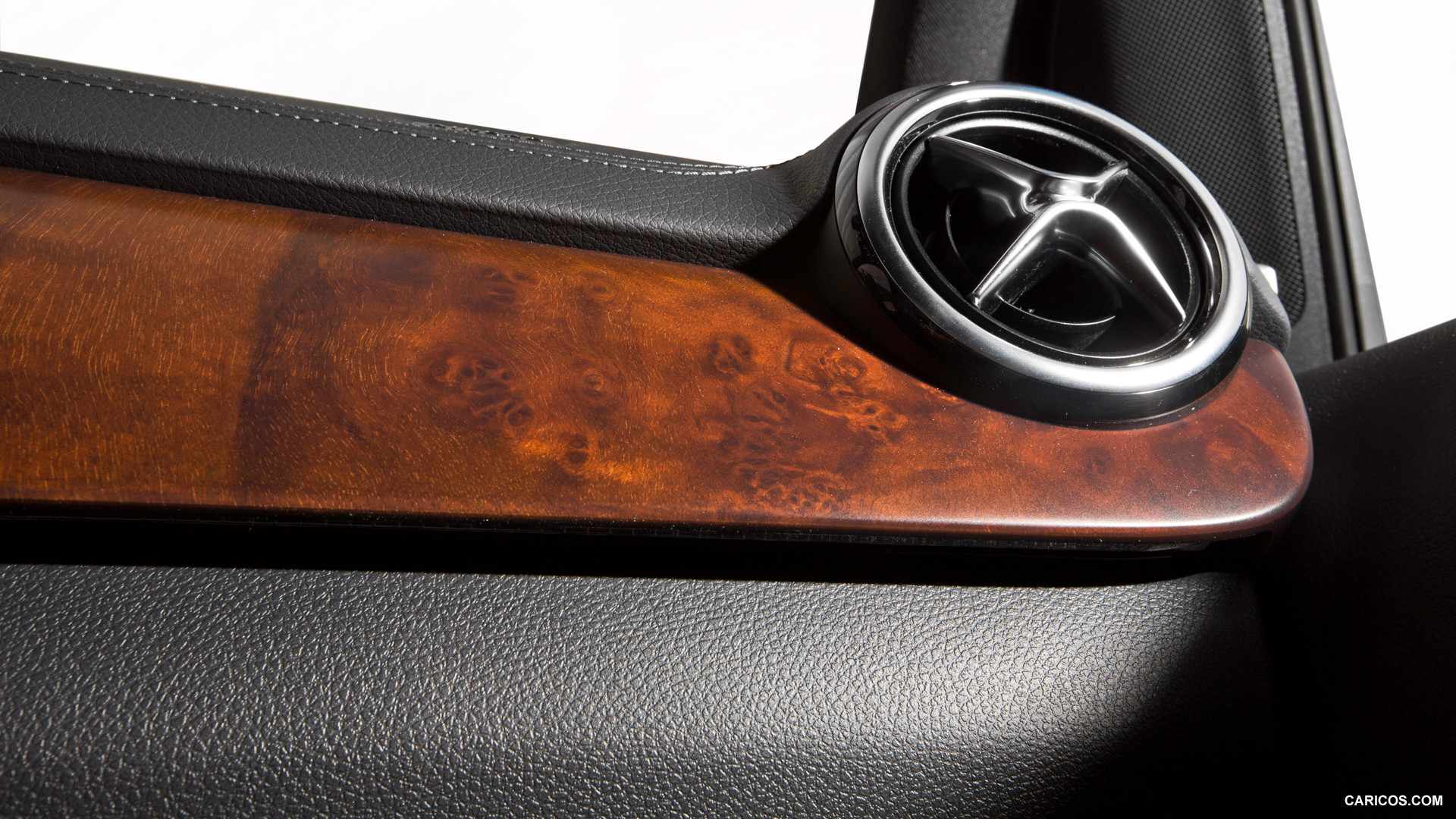 2015 Mercedes-Benz B-Class Electric Drive  - Interior Detail, #127 of 135