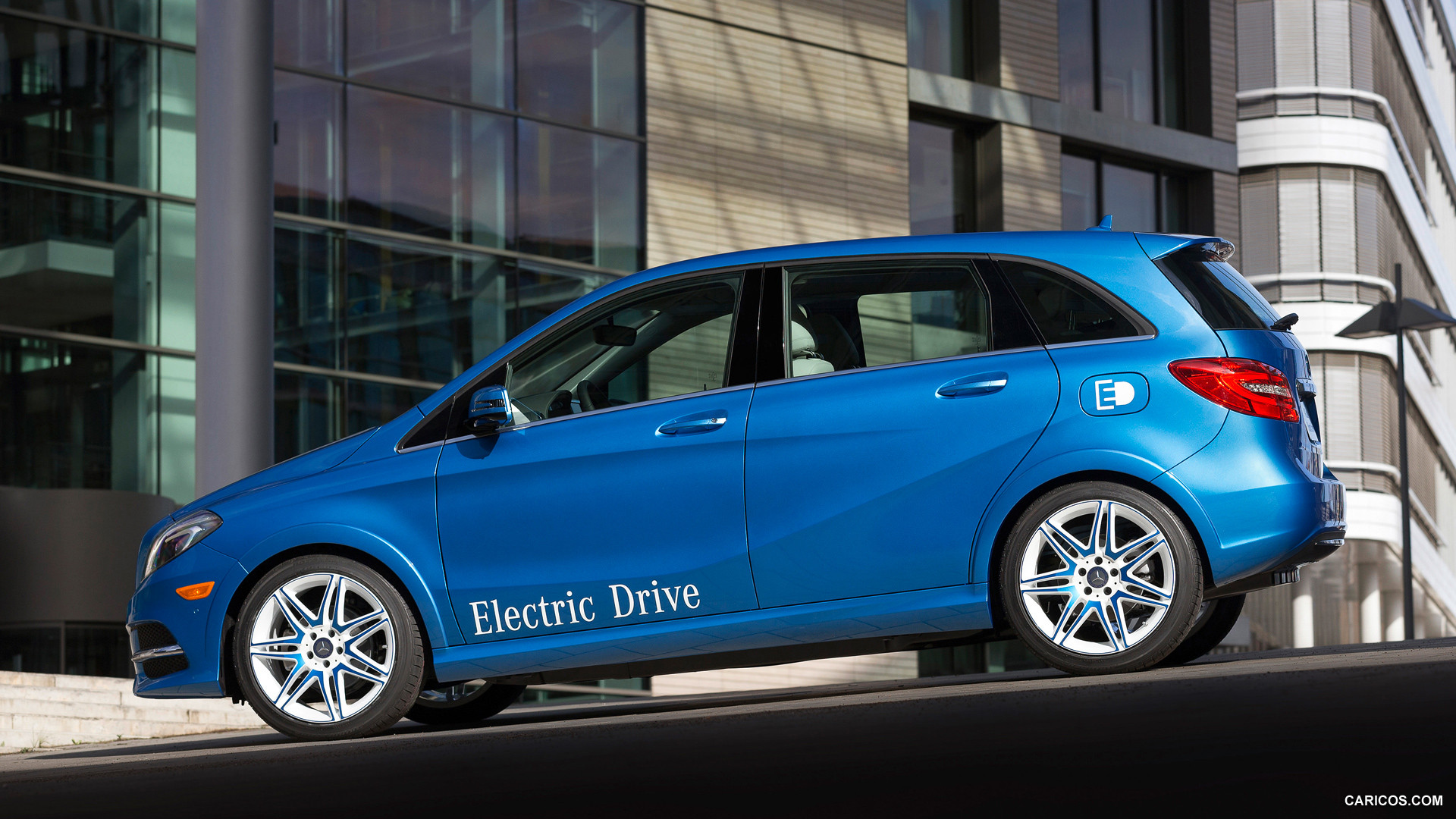 2015 Mercedes-Benz B-Class Electric Drive  - Side, #13 of 135