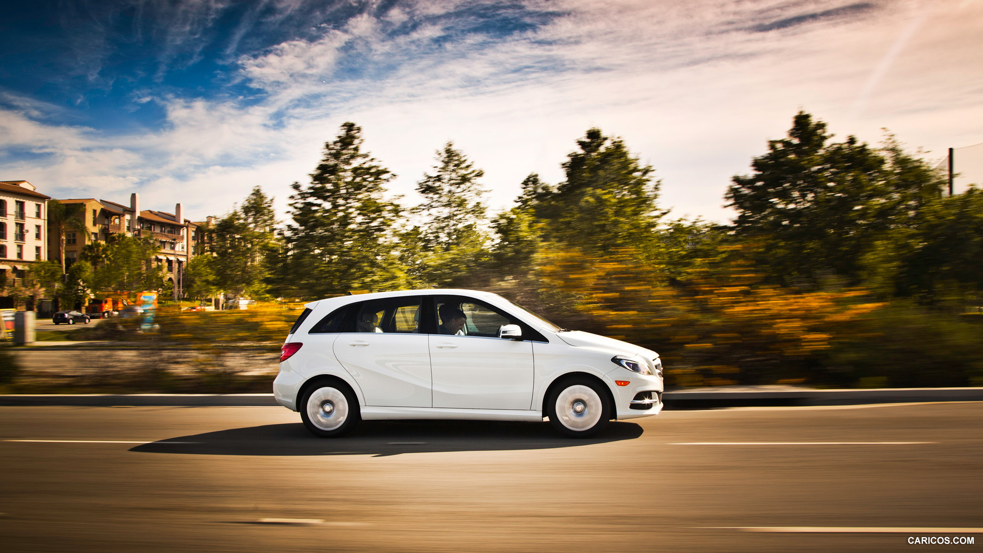 2015 Mercedes-Benz B-Class Electric Drive  - Side, #35 of 135