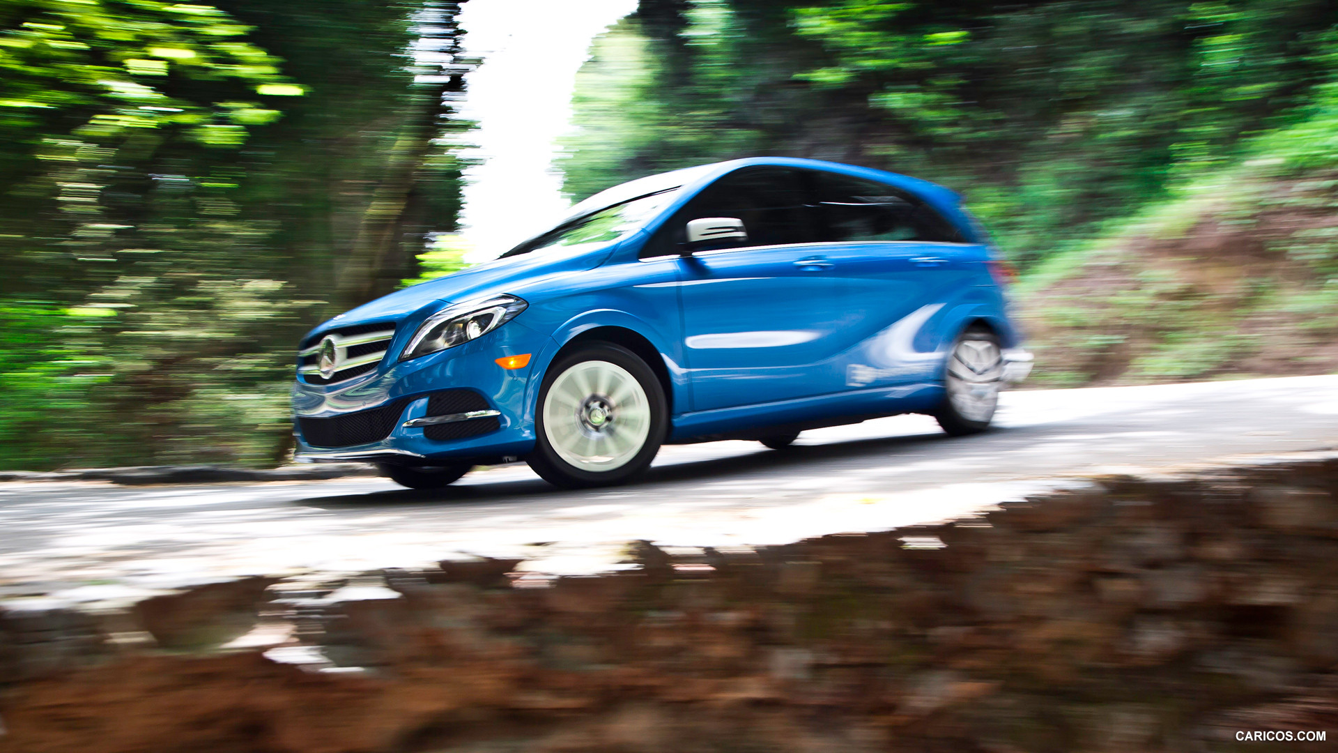 2015 Mercedes-Benz B-Class Electric Drive  - Side, #63 of 135