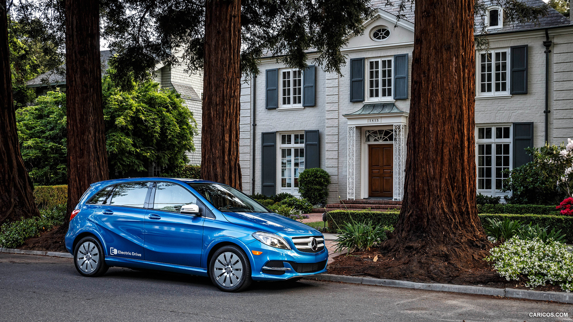 2015 Mercedes-Benz B-Class Electric Drive  - Side, #71 of 135