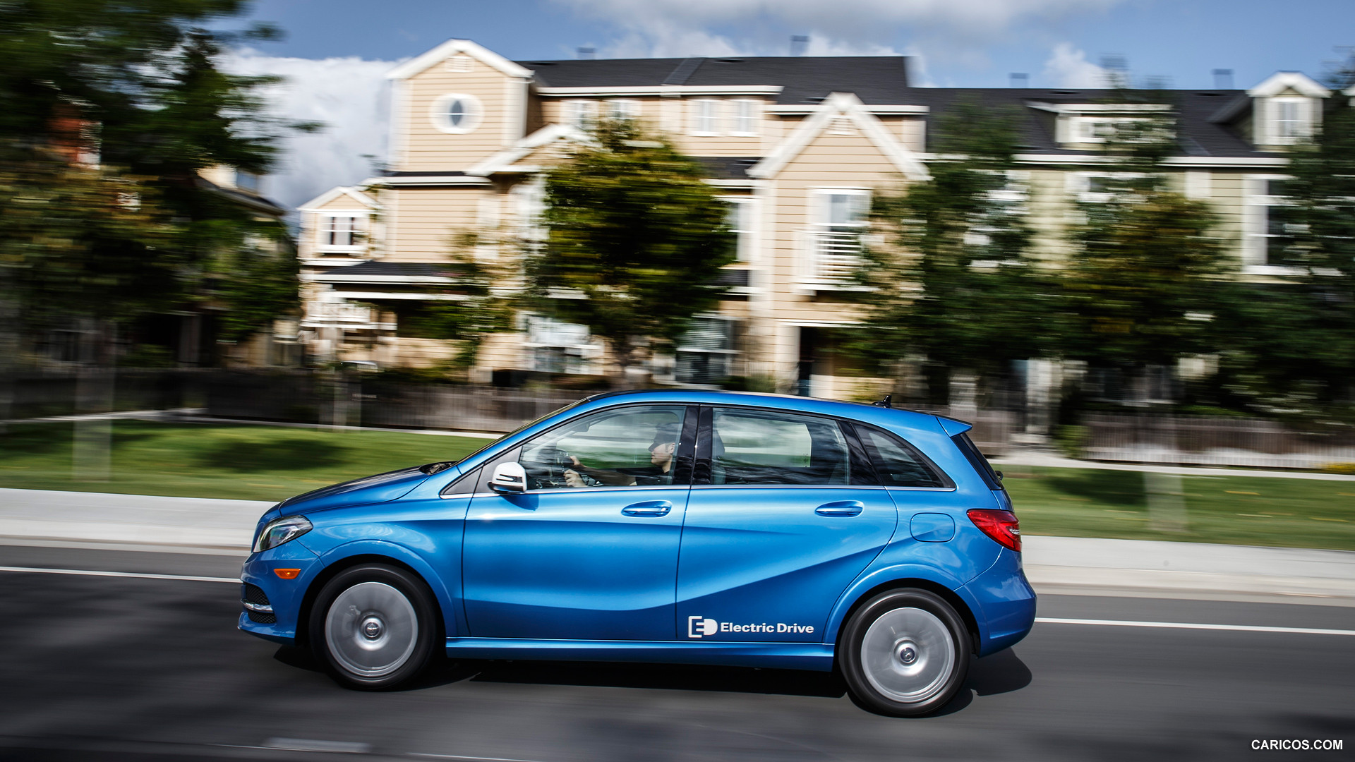 2015 Mercedes-Benz B-Class Electric Drive  - Side, #78 of 135