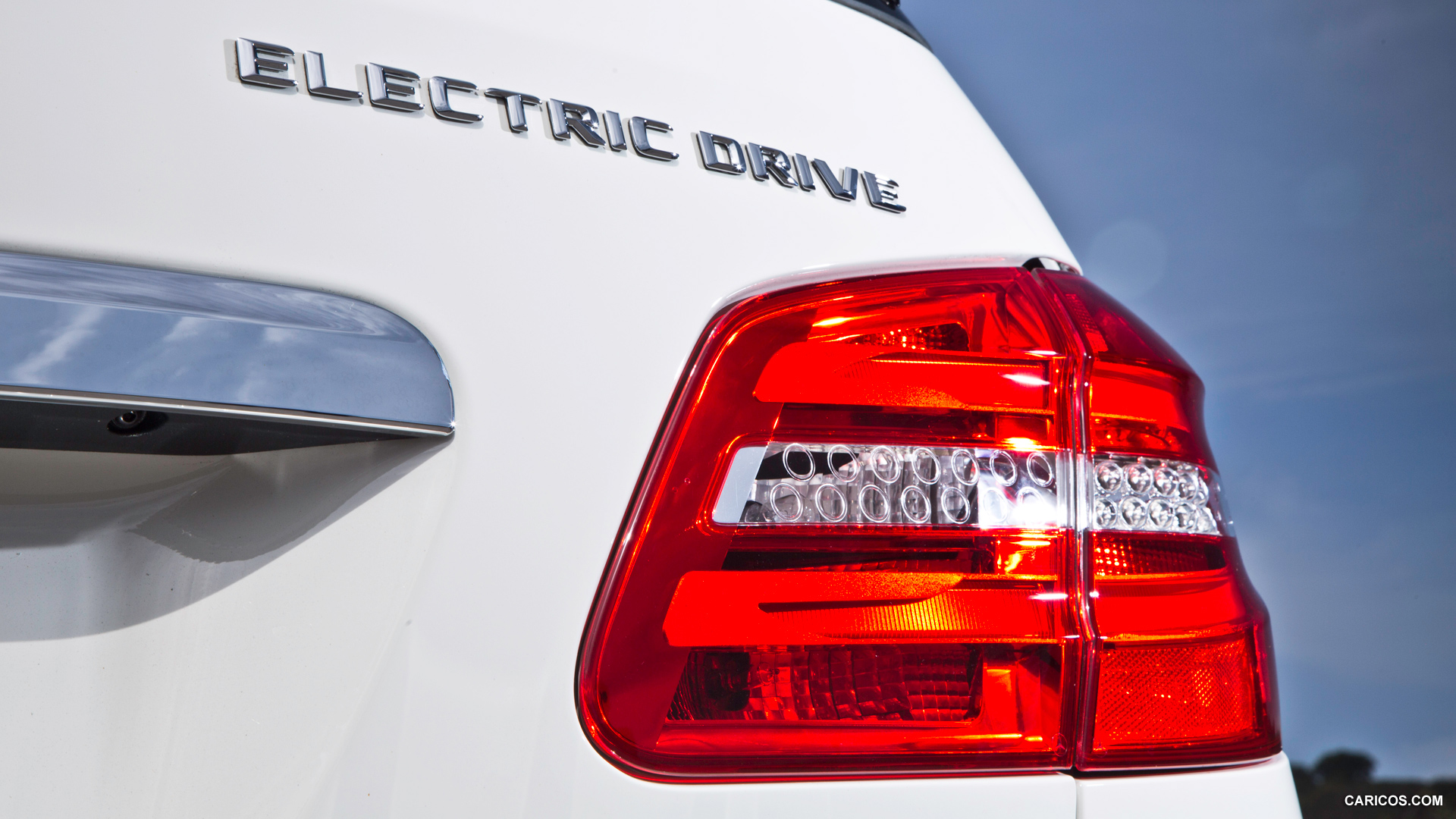 2015 Mercedes-Benz B-Class Electric Drive  - Tail Light, #29 of 135
