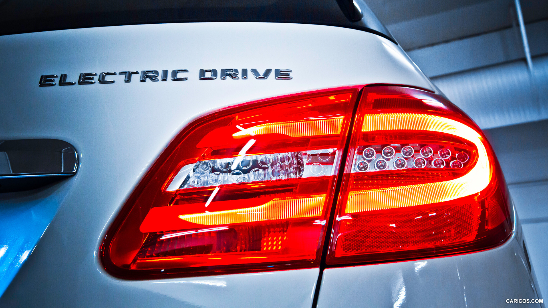 2015 Mercedes-Benz B-Class Electric Drive  - Tail Light, #30 of 135