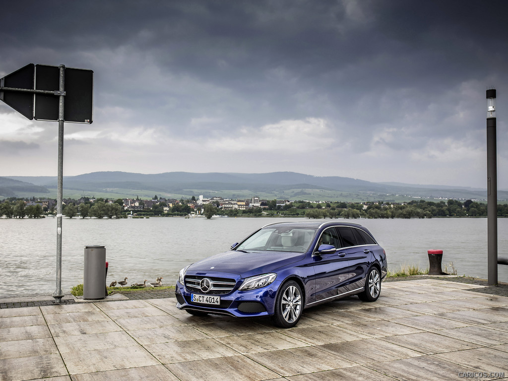 2015 Mercedes-Benz C-Class C 250 Estate (Avantgarde, Brilliant Blue) - Front