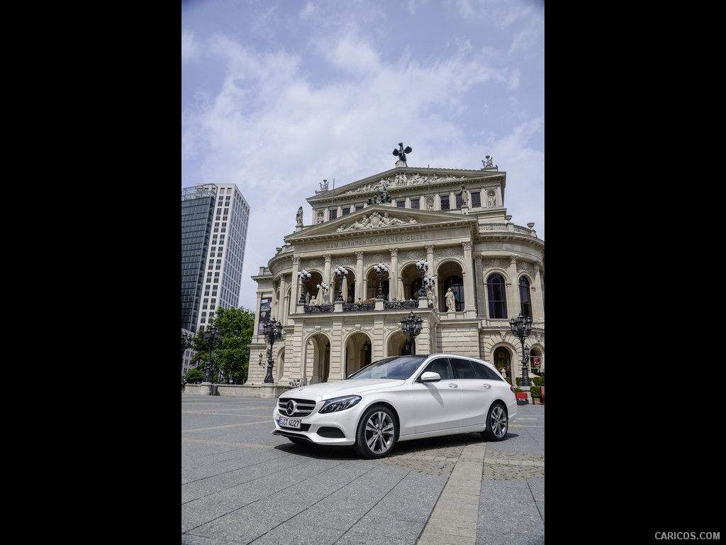 2015 Mercedes-Benz C-Class C 300 BlueTEC HYBRID Estate (Avantgarde, Designo Diamond White) - Front