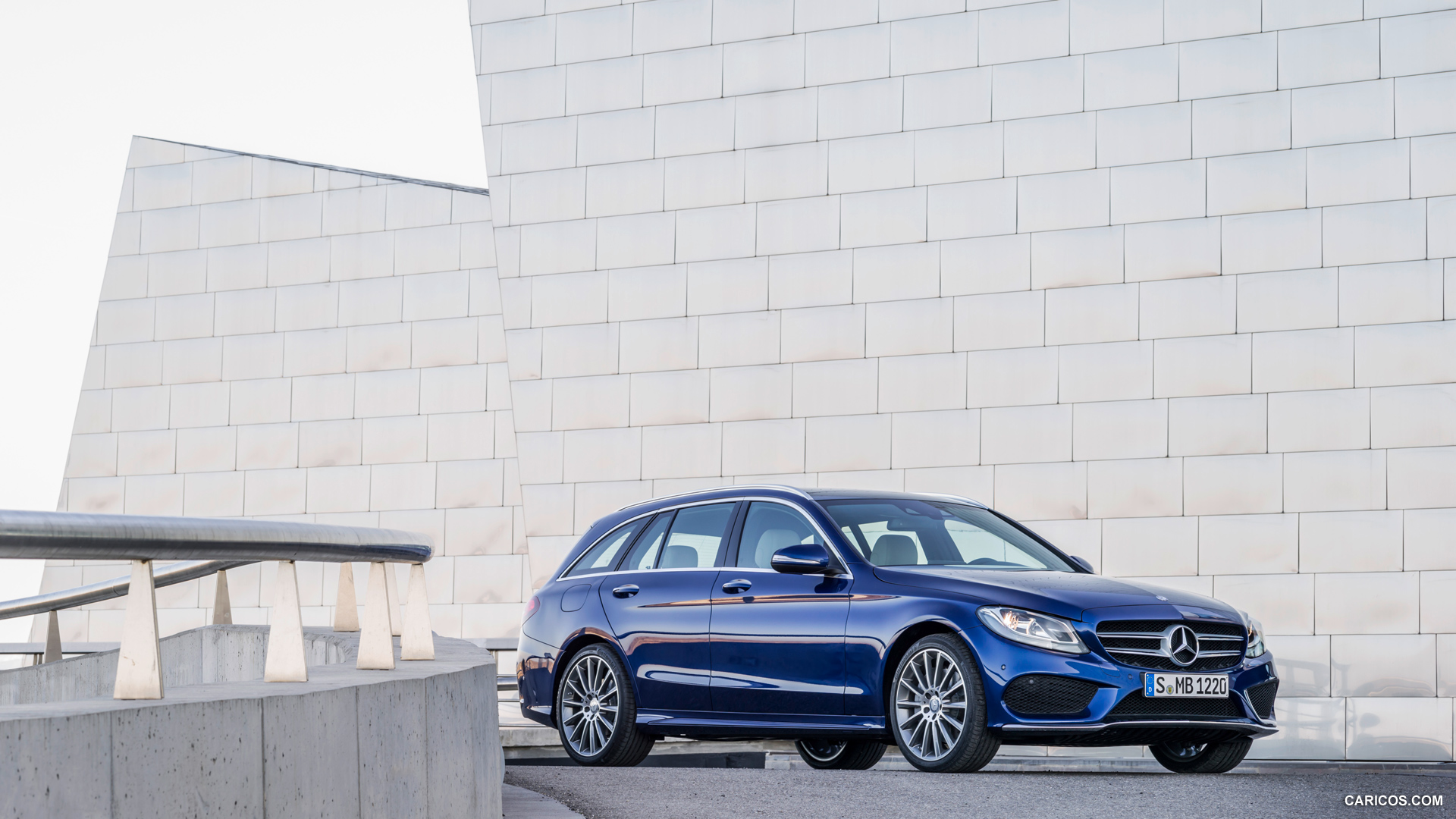 2015 Mercedes-Benz C-Class Estate C250 BlueTEC 4MATIC (AMG sports package) - Front, #62 of 173
