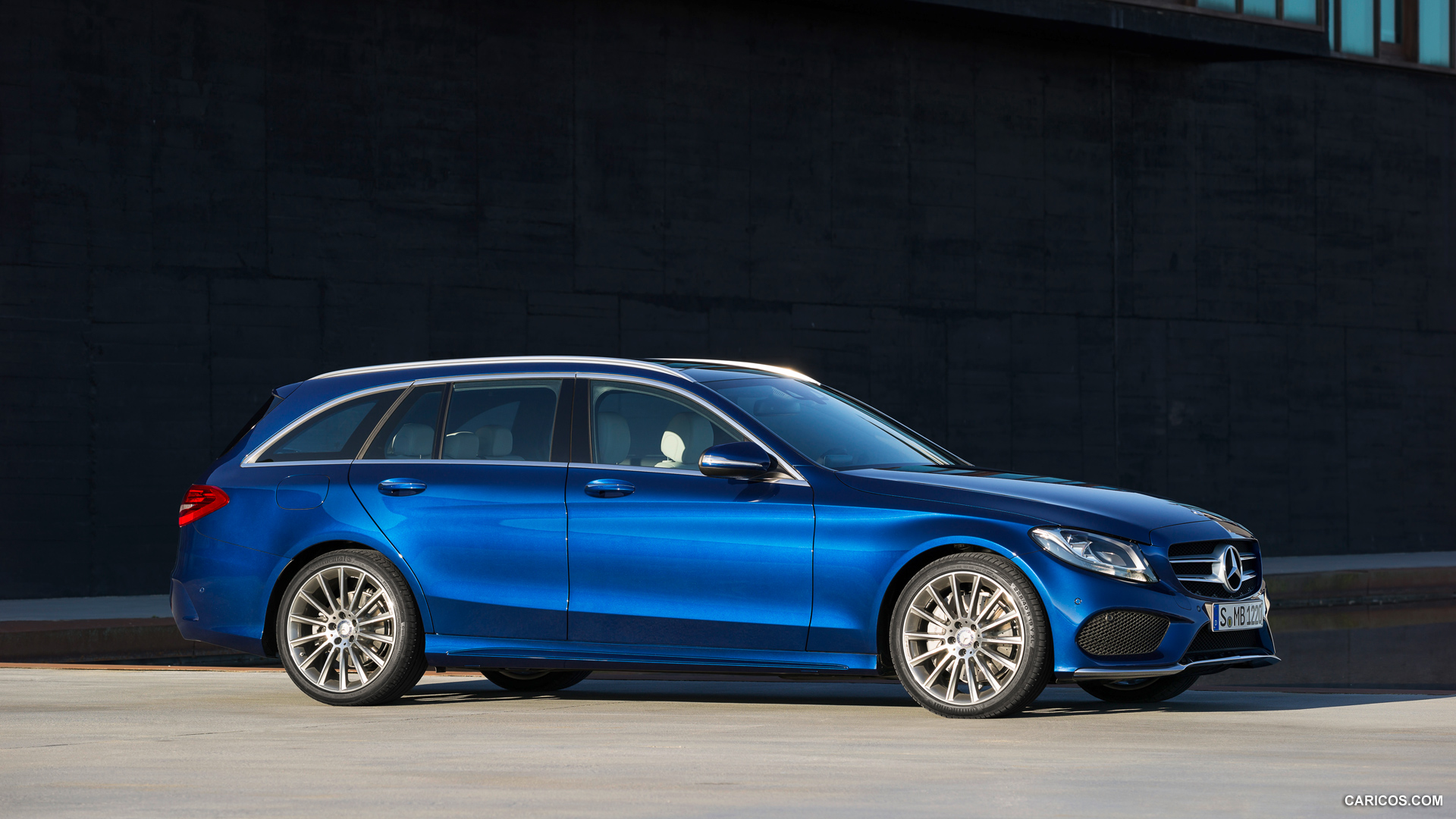 2015 Mercedes-Benz C-Class Estate C250 BlueTEC 4MATIC (AMG sports package) - Side, #51 of 173