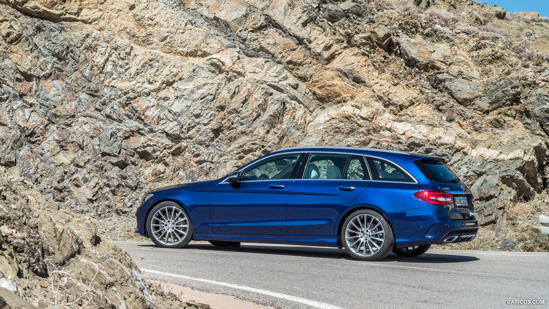 2015 Mercedes-Benz C-Class Estate C250 BlueTEC 4MATIC (AMG sports package) - Side, #57 of 173