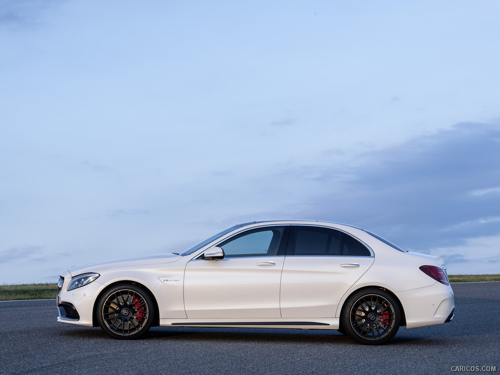 2015 Mercedes-Benz C63 AMG (Designo Diamond White Bright) - Side