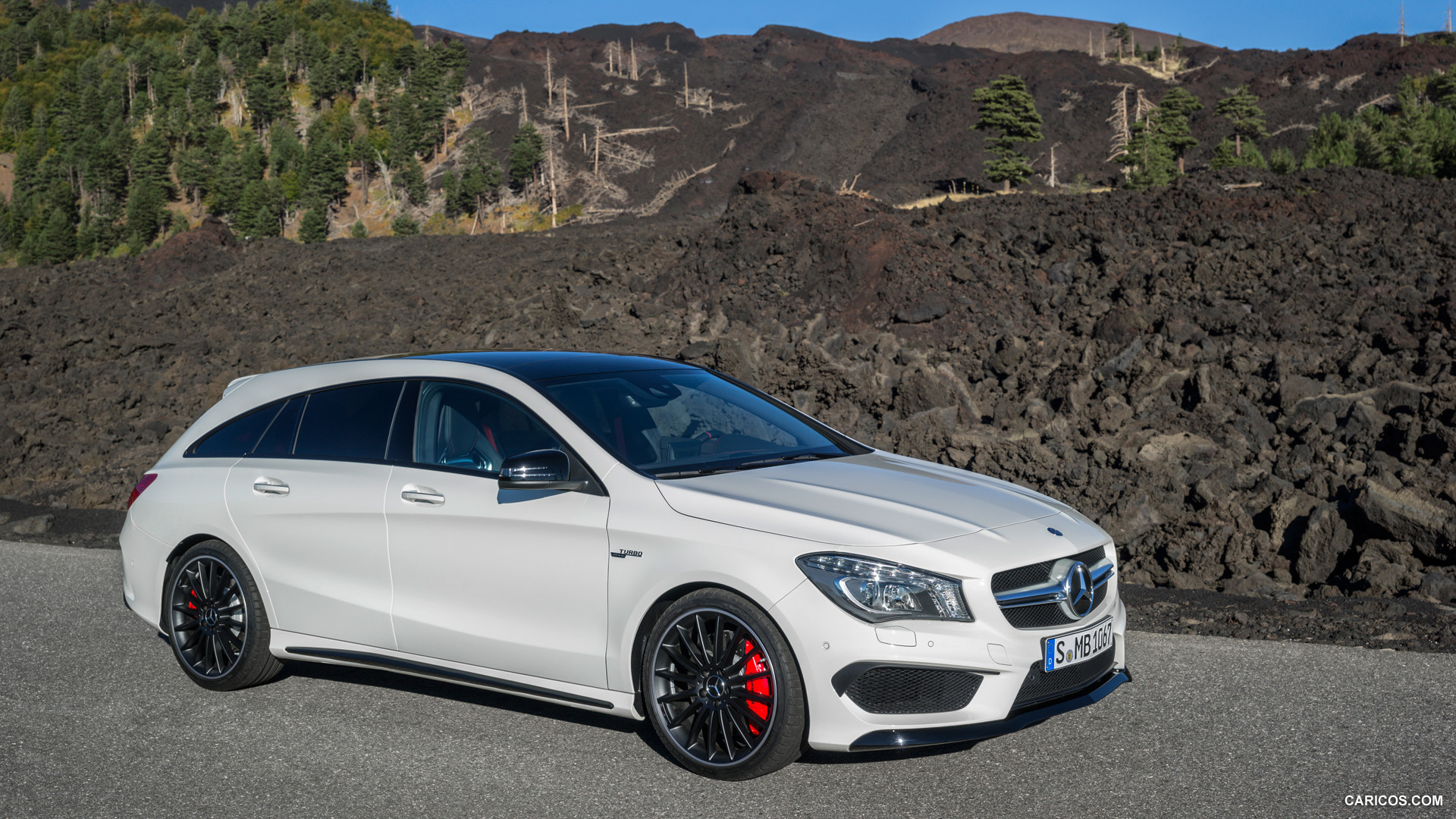 2015 Mercedes-Benz CLA 45 AMG Shooting Brake (Calcite White) - Front, #37 of 70
