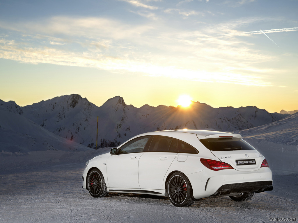 2015 Mercedes-Benz CLA 45 AMG Shooting Brake (Calcite White) - Rear