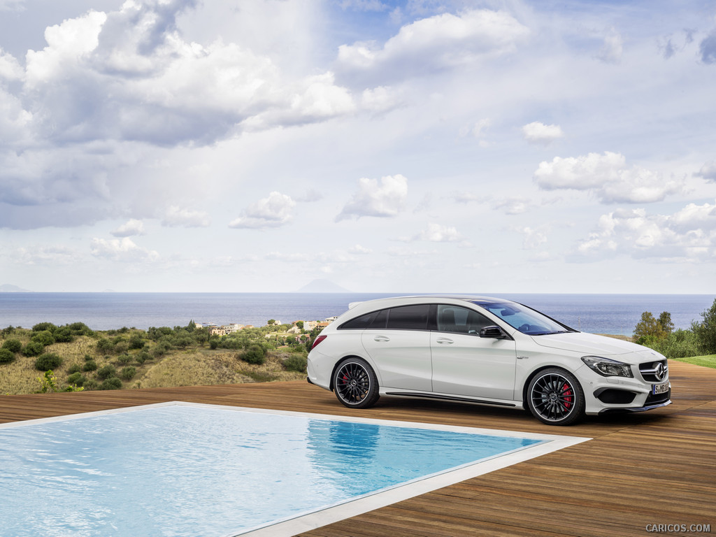 2015 Mercedes-Benz CLA 45 AMG Shooting Brake (Calcite White) - Side