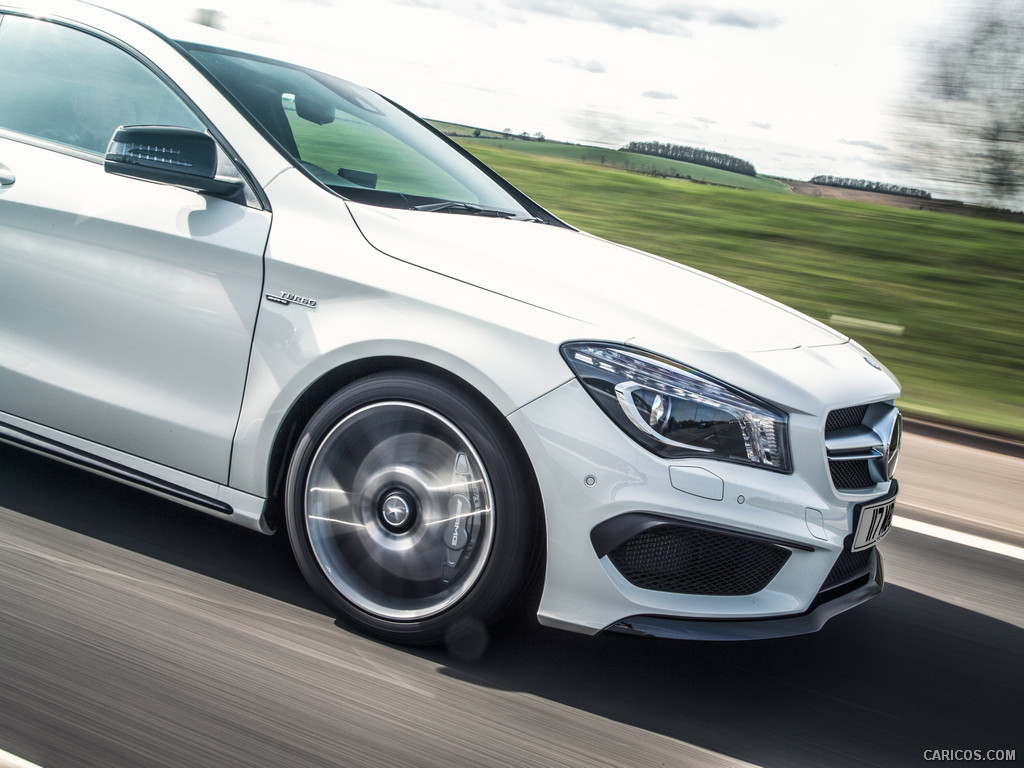 2015 Mercedes-Benz CLA 45 AMG Shooting Brake (UK-Spec)  - Side