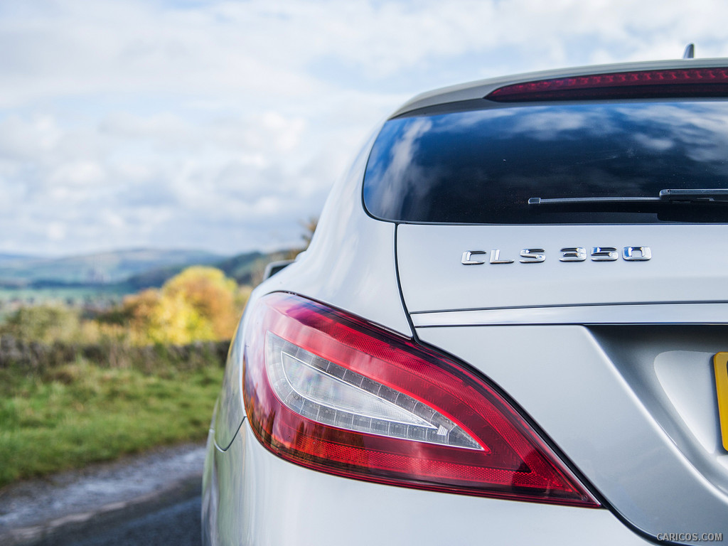 2015 Mercedes-Benz CLS-Class CLS 350 BlueTEC Shooting Brake (UK-Spec)  - Tail Light