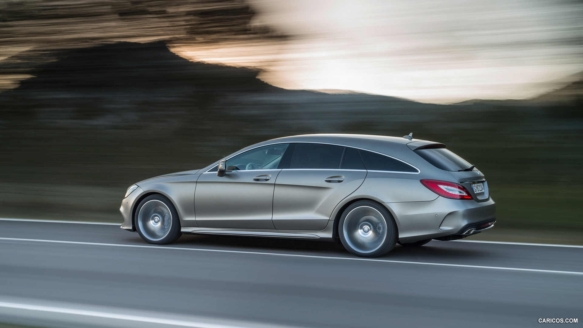 2015 Mercedes-Benz CLS-Class CLS 400 Shooting Brake  - Side, #12 of 87