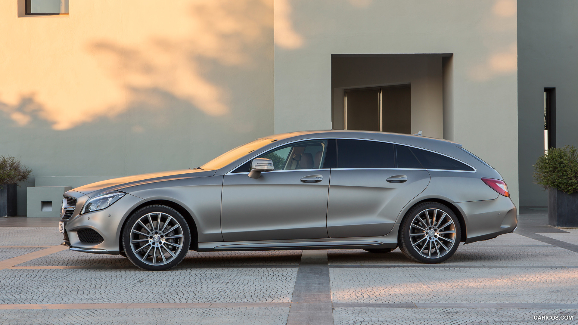 2015 Mercedes-Benz CLS-Class CLS 400 Shooting Brake  - Side, #23 of 87