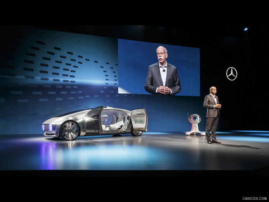 2015 Mercedes-Benz F 015 Luxury in Motion Concept at CES - Side