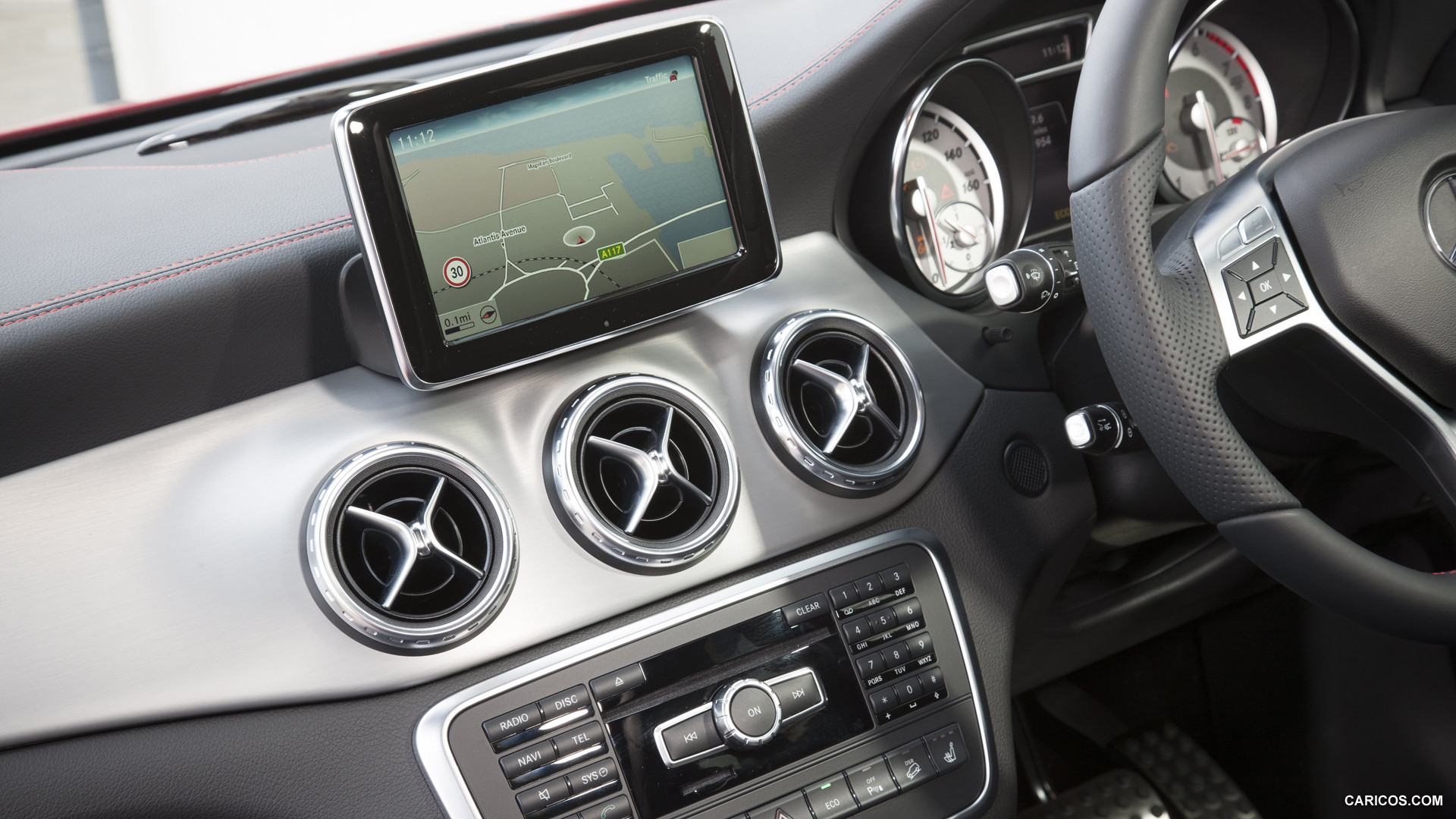 2015 Mercedes-Benz GLA 200 CDI (UK-Version)  - Central Console, #202 of 274