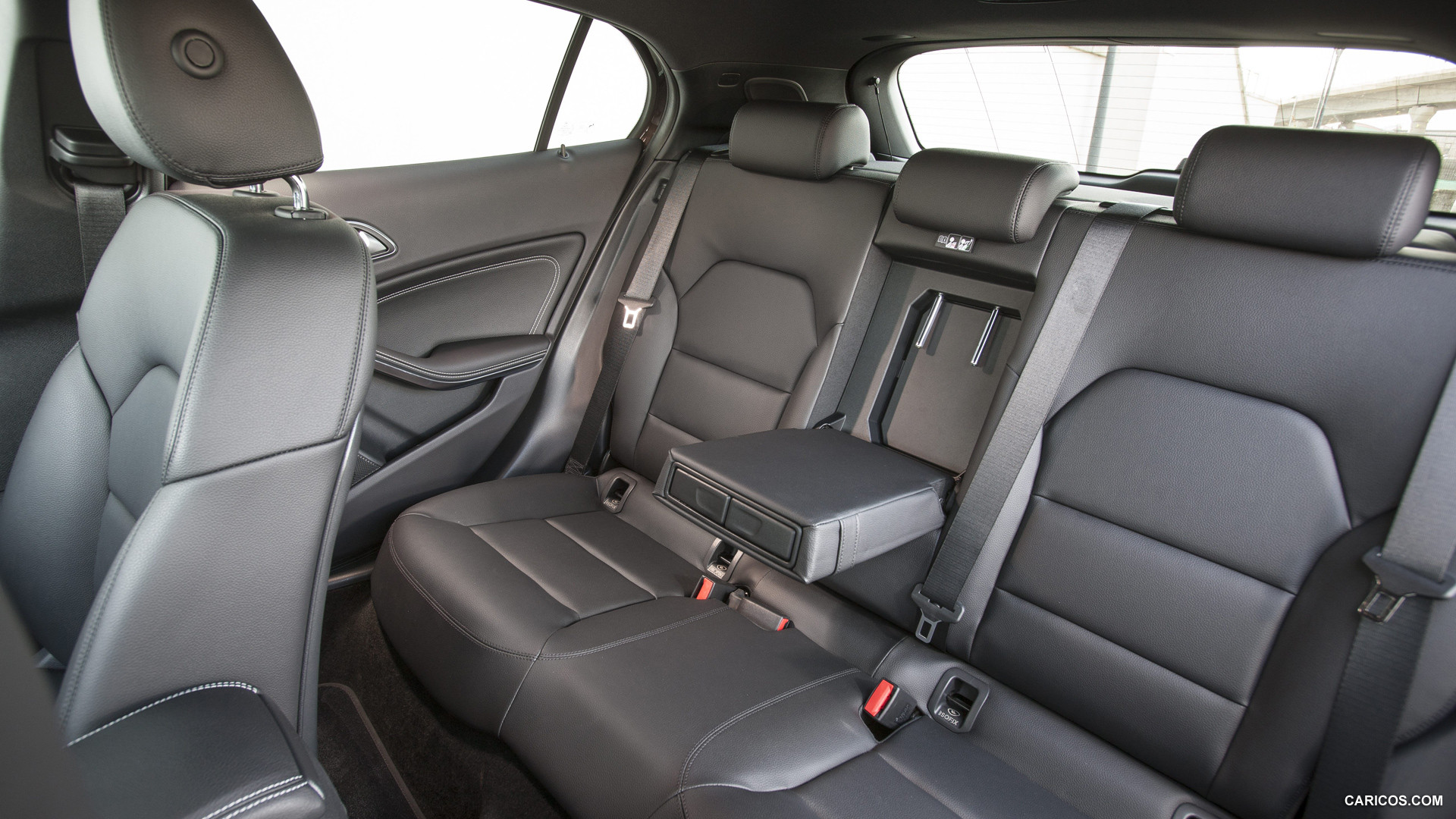 2015 Mercedes-Benz GLA 200 CDI (UK-Version)  - Interior Rear Seats, #231 of 274